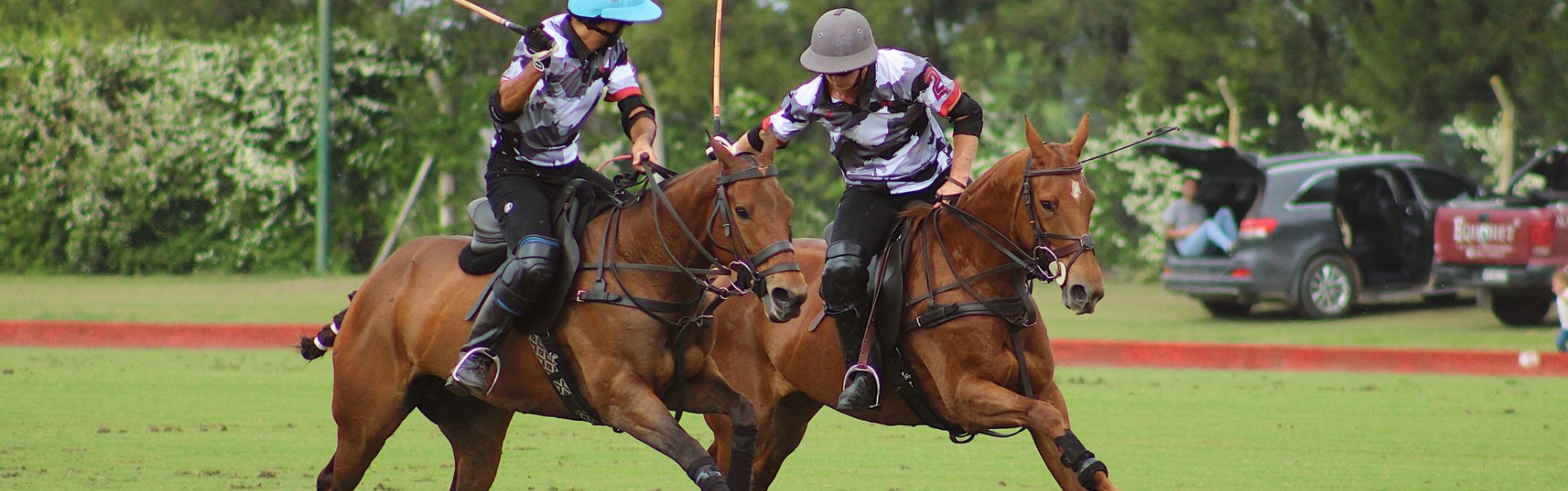 https://teamwear.kronopolo.com/image/cache/catalog/Blog%20Banners/tips-for-polo-boots-1903x596.png